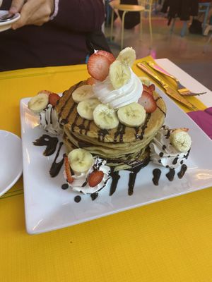 Strawberry & Banana Pancakes  at Freedom Cakes Bakery in Madrid