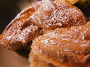 Mitad del croissant vegano at Freedom Cakes Bakery in Madrid