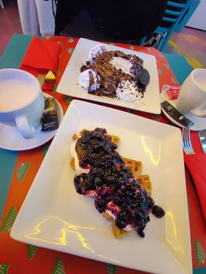 🤤 #Veganuary at Freedom Cakes Bakery in Madrid