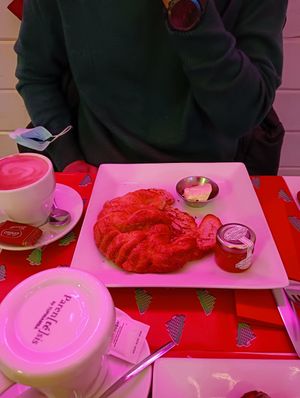 Croissant "jamón" y queso  #Veganuary at Freedom Cakes Bakery in Madrid