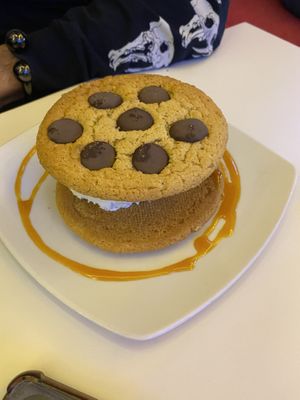 Sándwich de helado  #Veganuary at Freedom Cakes Bakery in Madrid