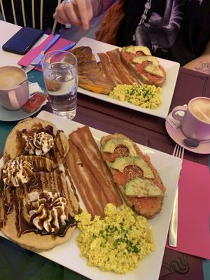 Brunch  at Freedom Cakes Bakery in Madrid