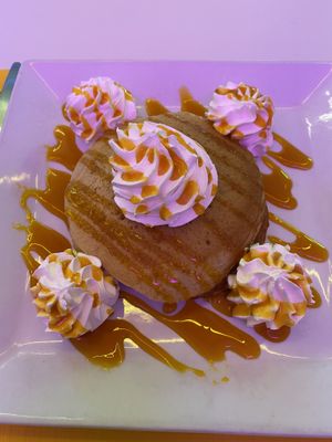 pancakes with vanilla sauce and whipped cream  at Freedom Cakes Bakery in Madrid