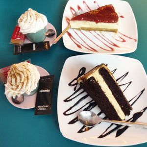 Peanut & choco cake 9/10; cheesecake 7/10 at Freedom Cakes Bakery in Madrid