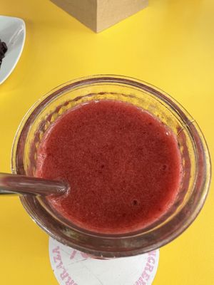 Smoothie Mad Berries  at Freedom Cakes Bakery in Madrid