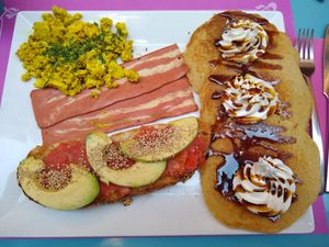 Brunch at Freedom Cakes Bakery in Madrid