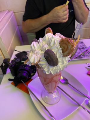 Freakshake 🥤  at Freedom Cakes Bakery in Madrid