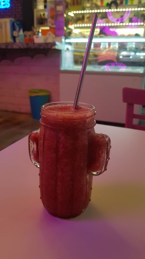 Berry Smoothie at Freedom Cakes Bakery in Madrid