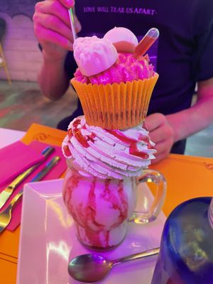 Freakshake  at Freedom Cakes Bakery in Madrid