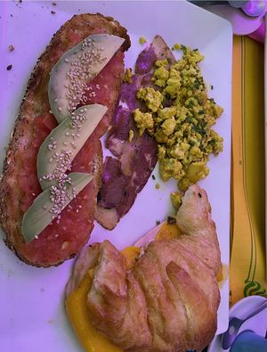 Breakfast   at Freedom Cakes Bakery in Madrid