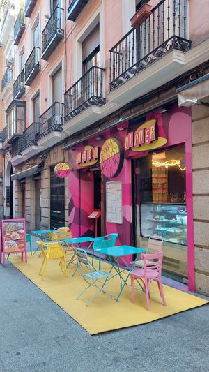 Exterior at Freedom Cakes Bakery in Madrid