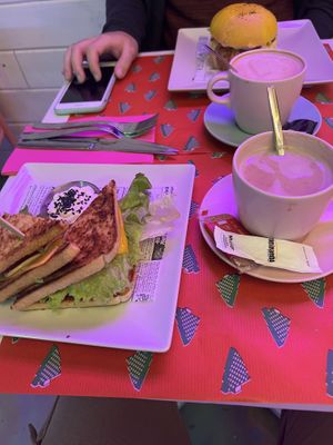 Authentic vegan sándwich  at Freedom Cakes Bakery in Madrid