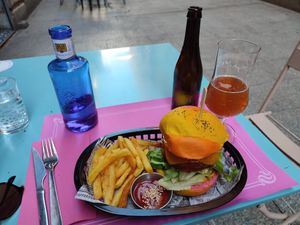 KFV Burger + Alhambra IPA Citra at Freedom Cakes Bakery in Madrid