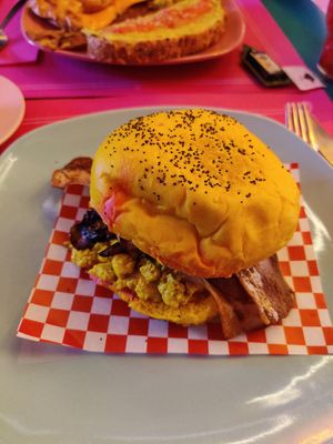  at Freedom Cakes Bakery in Madrid