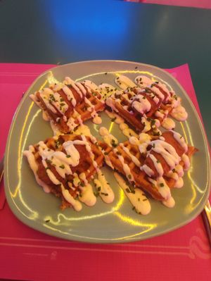 Chicken and waffles at Freedom Cakes Bakery in Madrid