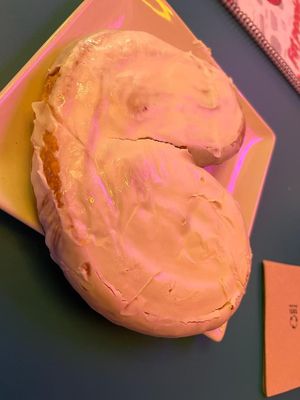 White Chocolate Palmera at Freedom Cakes Bakery in Madrid