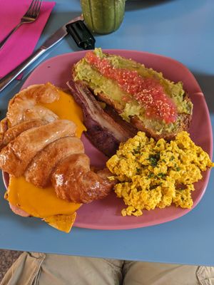 Bunch option 2 at Freedom Cakes Bakery in Madrid