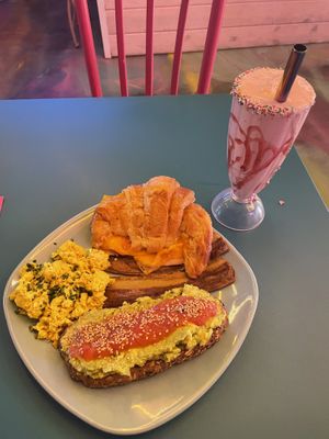 Batido fresca y brunch opción 2  at Freedom Cakes Bakery in Madrid