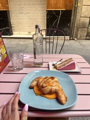   at Freedom Cakes Bakery in Madrid