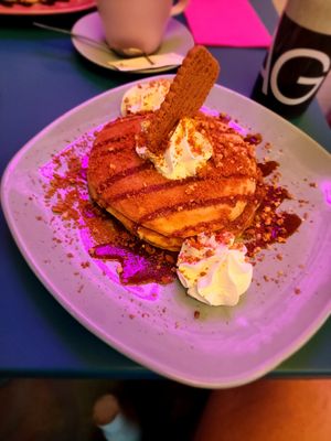 Biscoff pancakes at Freedom Cakes Bakery in Madrid