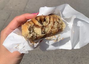 Super fluffy cinnamon roll at Freedom Cakes Bakery in Madrid