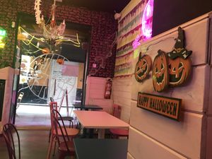 That’s a pity we had a bad experience, the place is really nice  at Freedom Cakes Bakery in Madrid