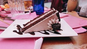 pastel de oreo  at Freedom Cakes Bakery in Madrid