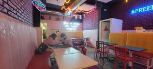  at Freedom Cakes Bakery in Madrid