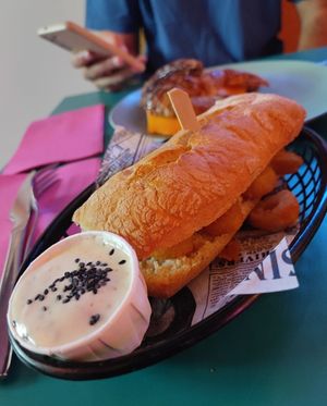 Bocadillo de calamares con alioli at Freedom Cakes Bakery in Madrid