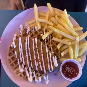 Chicken and waffles   at Freedom Cakes Bakery in Madrid