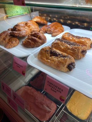  at Freedom Cakes Bakery in Madrid