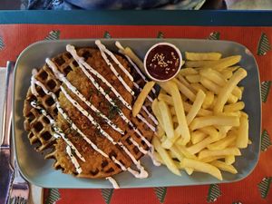 Chicken waffle at Freedom Cakes Bakery in Madrid
