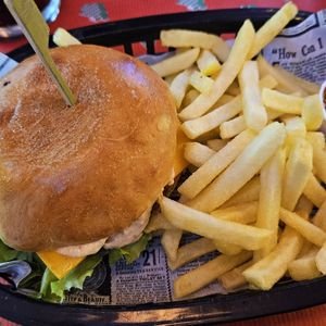 Burger at Freedom Cakes Bakery in Madrid