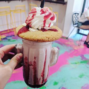 Cookie shake at Freedom Cakes Bakery in Madrid