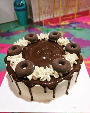 Peanut & choco cake at Freedom Cakes Bakery in Madrid