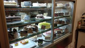 Huge selection of delicious cakes and cupcakes at Freedom Cakes Bakery in Madrid