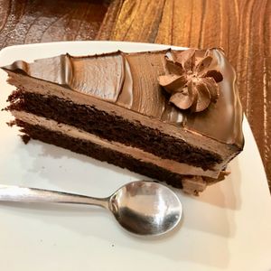 Yummy Vegan Sweets at Freedom Cakes Bakery in Madrid