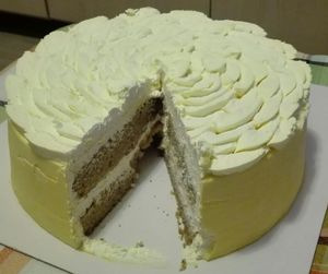 ¡Genial! Encargué esta lemon cake en tamaño pequeño y está riquísima.  at Freedom Cakes Bakery in Madrid