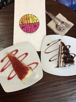 New York style cheesecake and tiramisu cake at Freedom Cakes Bakery in Madrid
