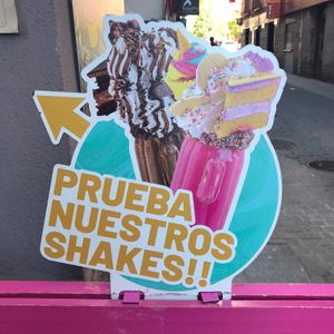 Tengo que volver para probarlos  at Freedom Cakes Bakery in Madrid