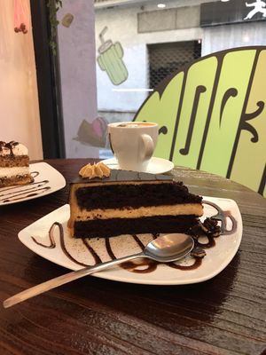 Peanut butter y chocolate  at Freedom Cakes Bakery in Madrid