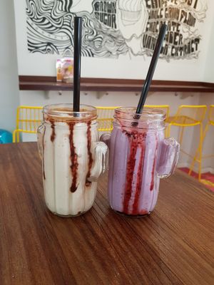 Coconut and blueberry milkshake at Freedom Cakes Bakery in Madrid