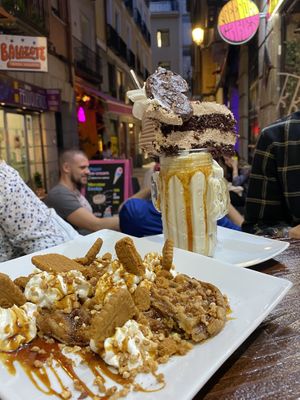 Caramel lotus waffle 🌈 at Freedom Cakes Bakery in Madrid