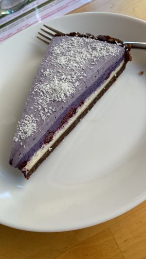 Vanilla blueberry “cheesecake"  at Simple Green in Zagreb