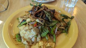Pad keemao 18 
‘Drunken’ noodles stir fried with 
basil, bell peppers, onions, fried 
tofu, and portobello mushrooms. at Kati Vegan Thai in Seattle
