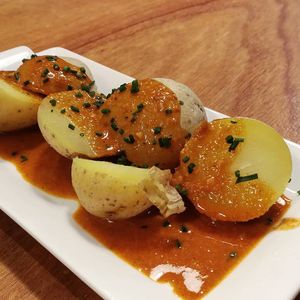 Papas con mojo picón. Traditional spicy Canary little potatoes. at Pistatxo in Murcia