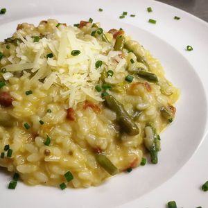 Dried tomatoes and asparagus risotto at Pistatxo in Murcia