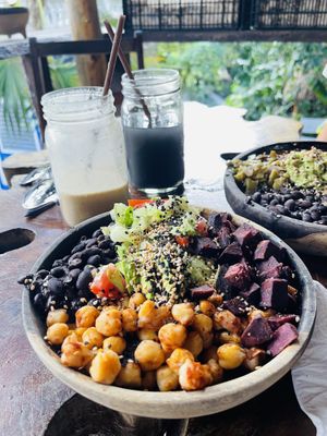 Bowls   at Con.Siente de LULU La Bruja in Bacalar