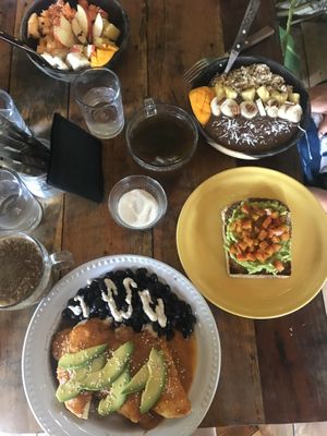 Avocado and Buddha bowl  at Con.Siente de LULU La Bruja in Bacalar