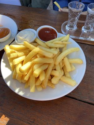 Hot chips with vegan aioli  at Smiling Samoyed Brewery in Myponga